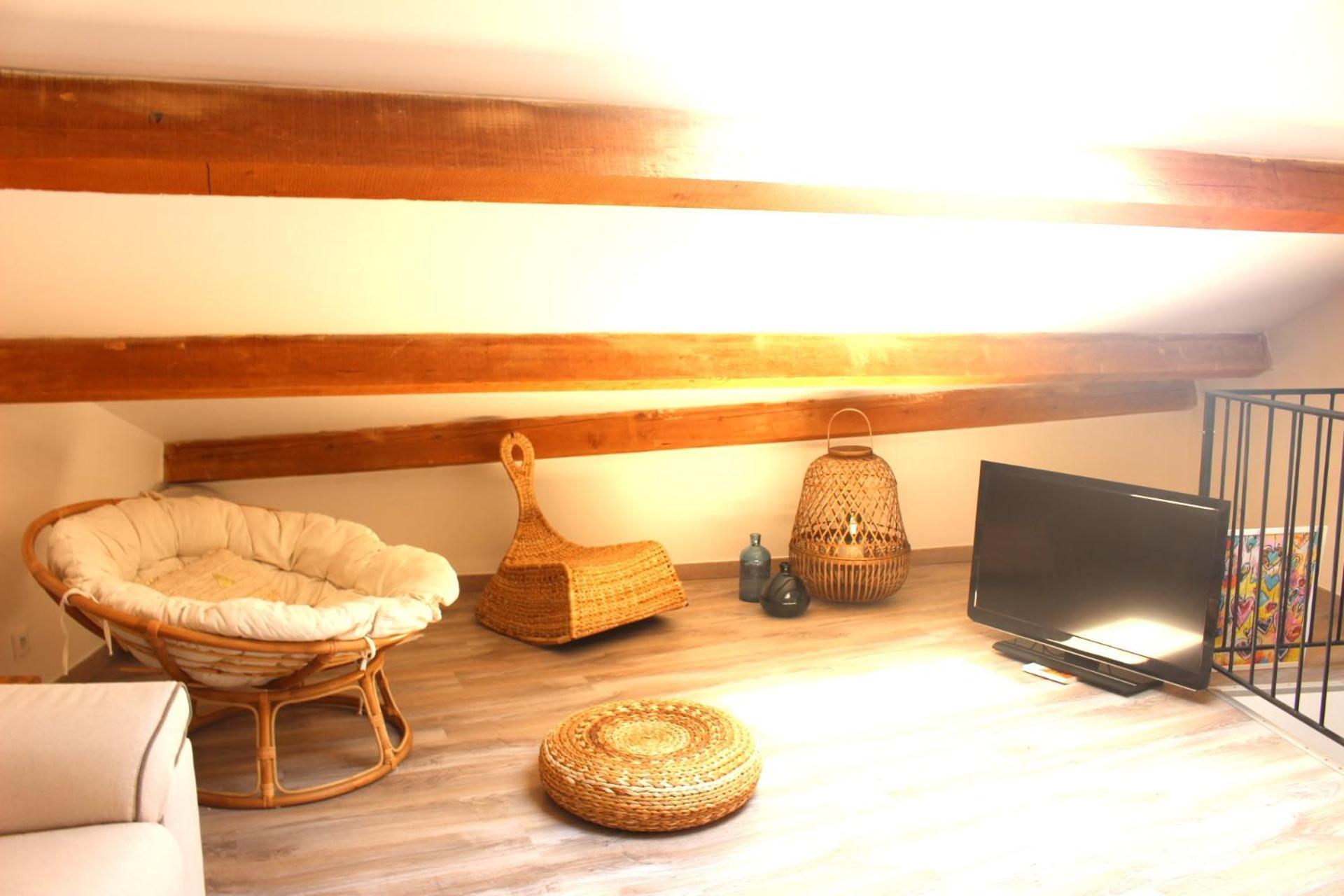 Joli Appartement Avec Balcon Au Coeur De Forcalquier Buitenkant foto