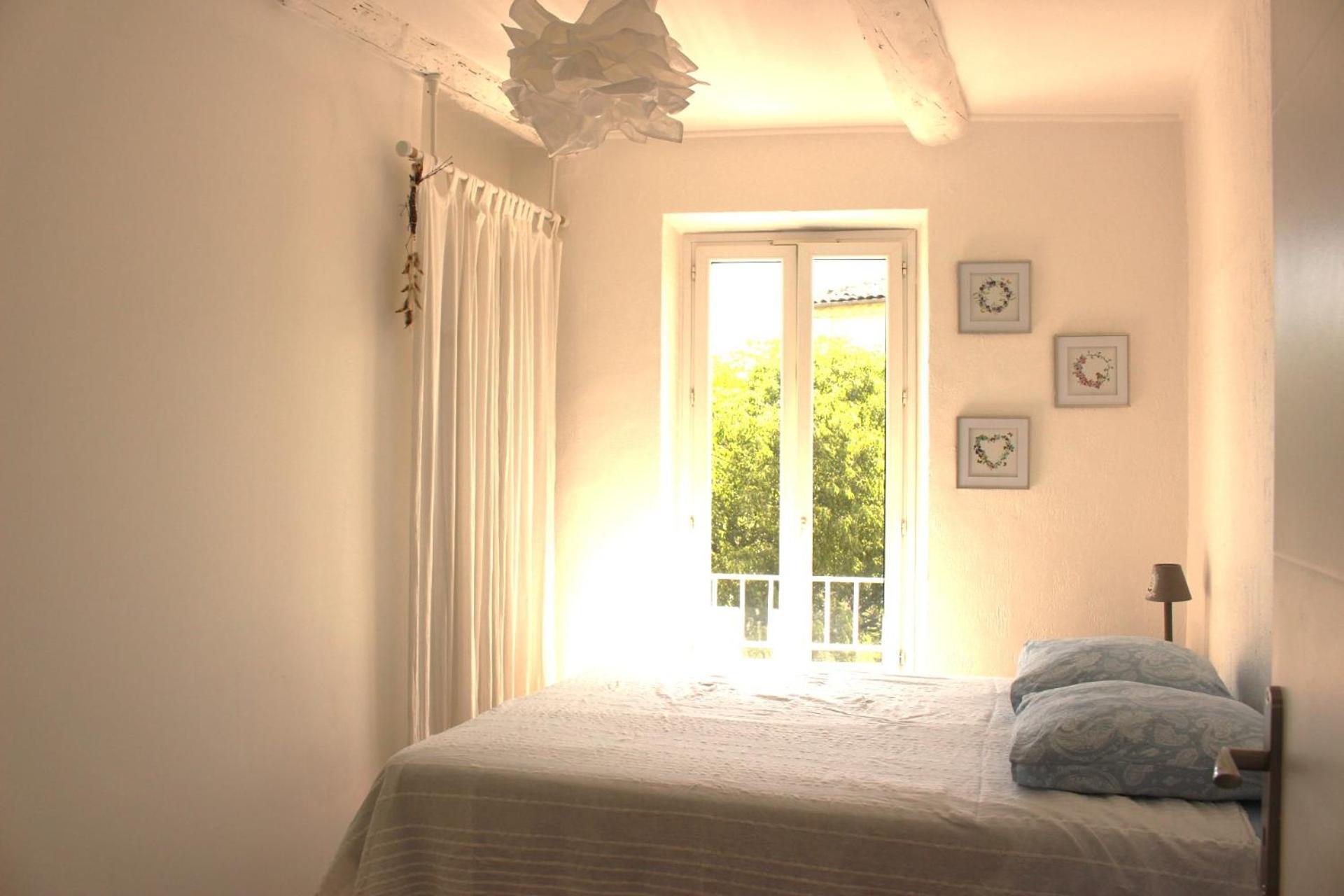 Joli Appartement Avec Balcon Au Coeur De Forcalquier Buitenkant foto