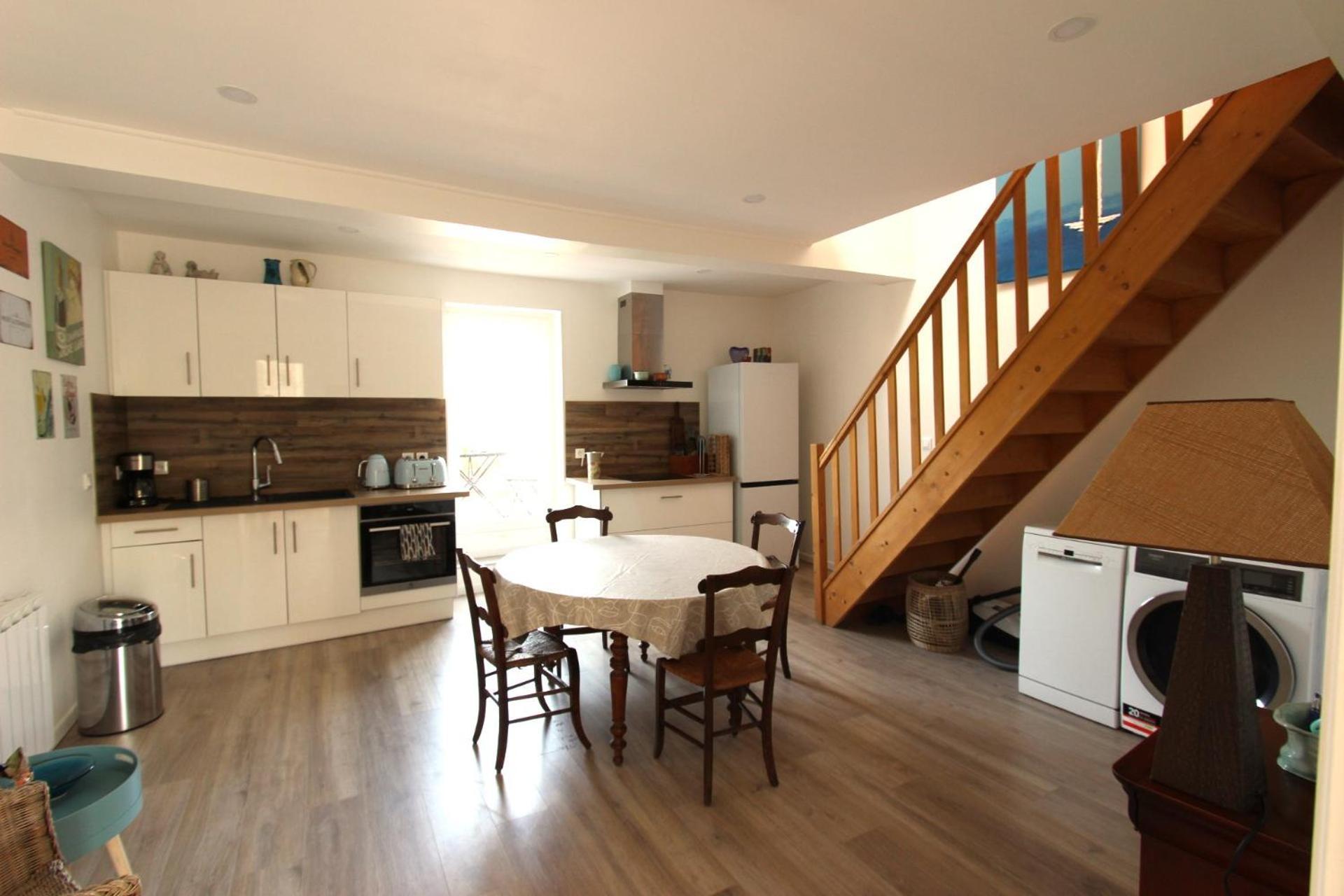 Joli Appartement Avec Balcon Au Coeur De Forcalquier Buitenkant foto